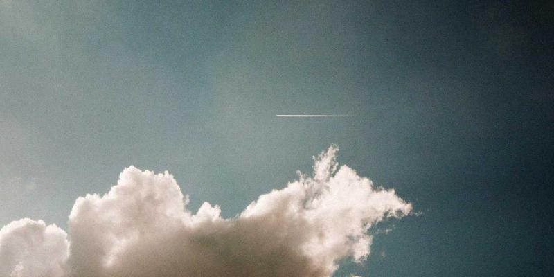 从健身房到舞蹈房：揭秘有氧舞蹈的燃脂魔法与穿搭指南